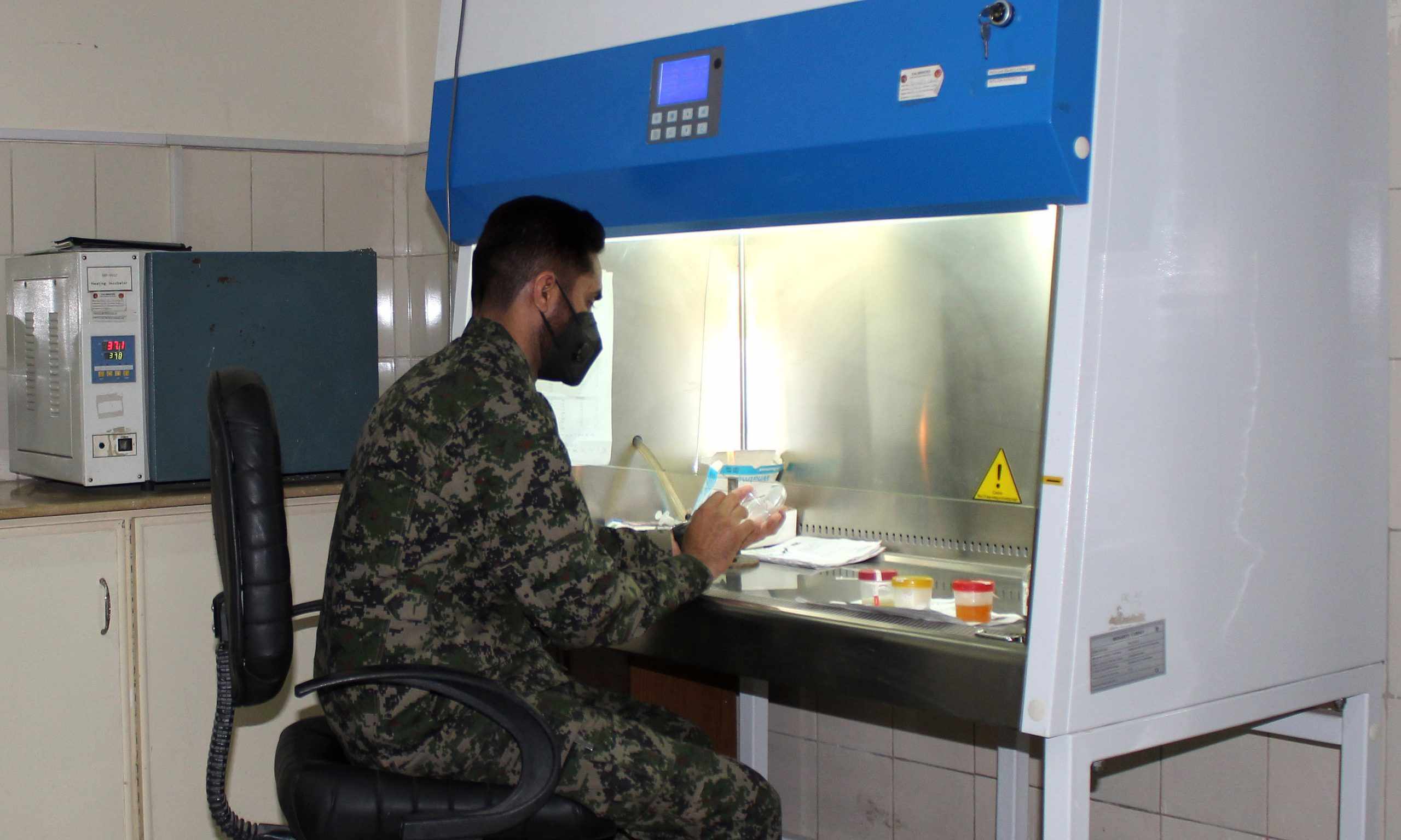 Laboratory workstation